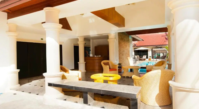 Четырёхместный номер Deluxe Royal Prince Residence, Patong Beach