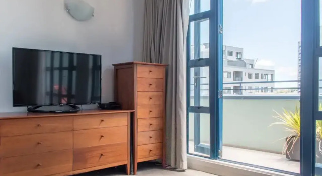 Amazing Penthouse Apartment with Balcony and Harbour Views