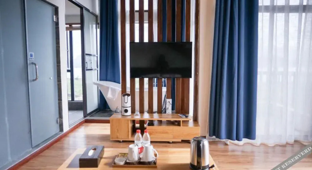 Lugu Lake Yonsamity Resort Hotel, Prenota Resort Hotel resort a Lijiang, Resort