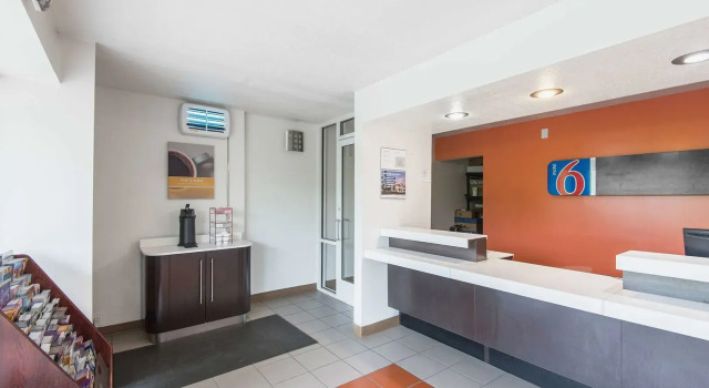 Motel 6 - Overland Park, Rezervați Motel Overland Park 