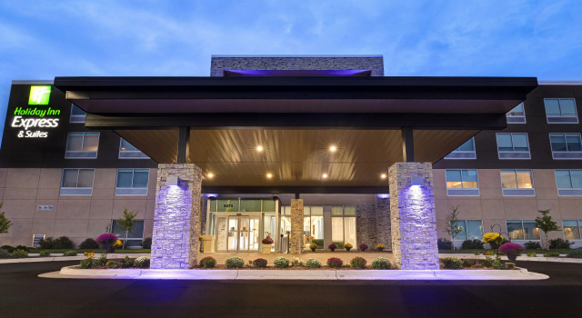 Holiday Inn Express & Suites Ann Arbor - University South by IHG, Book Hotel Hoteller i Ann Arbor med pool, Swimmingpool