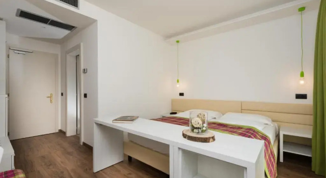 Двухместный номер Standard с видом на бассейн Brione Green Resort