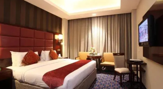 Suite Royal Ramee Guestline Hotel
