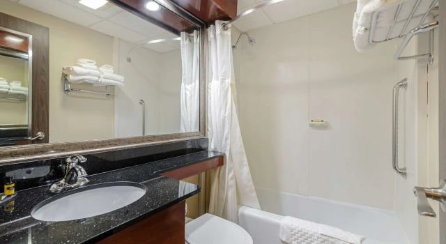 Шестиместный люкс Best Western Plus Augusta Civic Center Inn