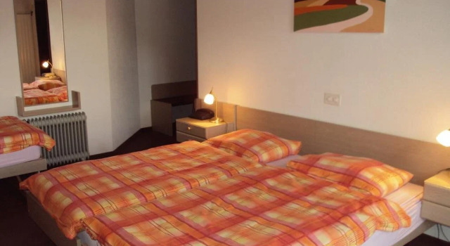Auberge Restaurant Couronne, Book Hostel Beurnevésin Jura