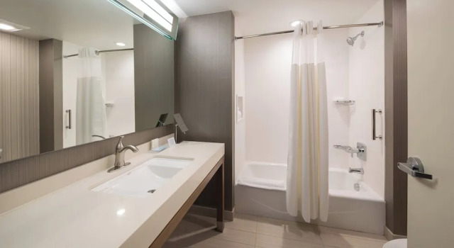 Люкс Courtyard by Marriott Russellville