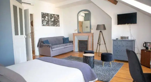 Люкс Logis Hotel La Tourelle du Beffroi