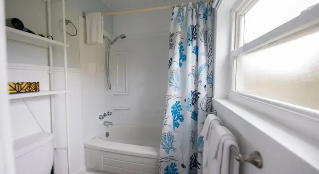 Четырёхместный номер Comfort с видом на океан Atlantic View Motel and Cottages
