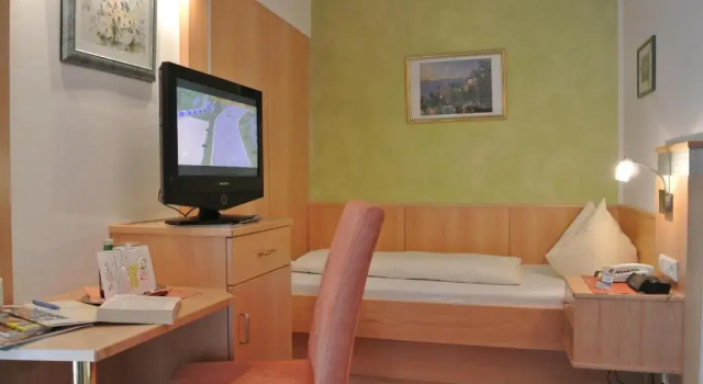 Одноместный номер Standard с балконом Dei Hotel Schönblick