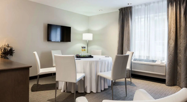 Imperia Hotel & Suites Terrebonne
