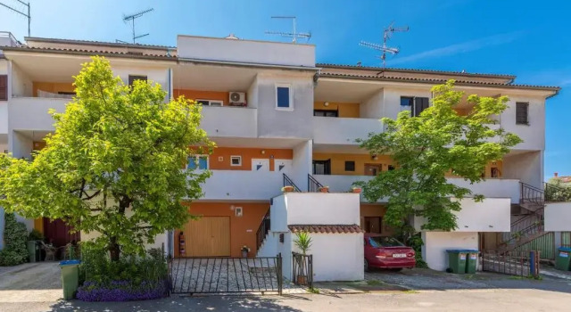 Apartment Bella with Balcony