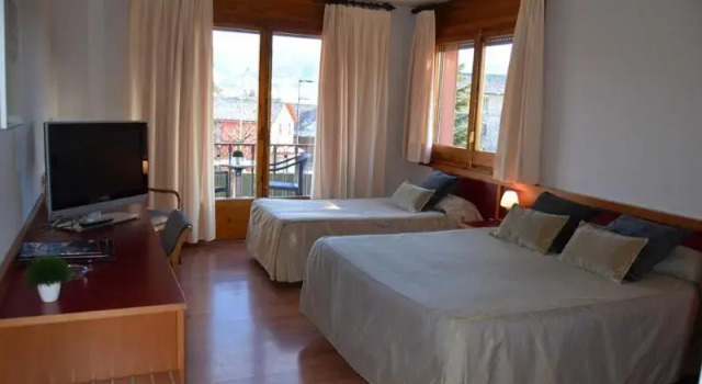 Семейный номер Standard с балконом Hotel del Prado