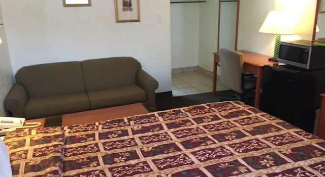 Двухместный номер Standard Budget Inn & Suites Colby
