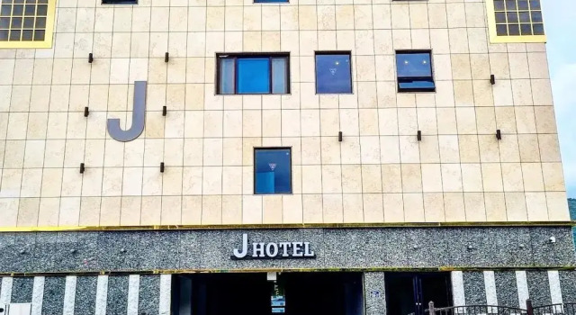 J Hotel, Забронировать Отель Отели Мирян 3 звезды, 3*