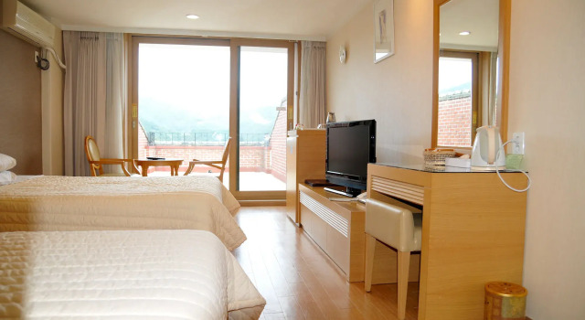 Chungju Suanbo Park Hotel, Buchen Sie Hotel Chungju Chungcheongbuk-Do