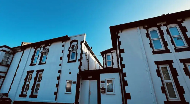 Sterling House B&B Heathrow, 예약 베드 앤드 브렉퍼스트 London Heathrow Airport 그레이터 런던
