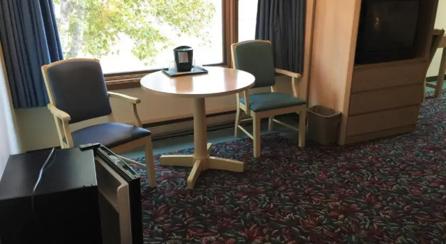 Номер Standard Cedar Motor Inn