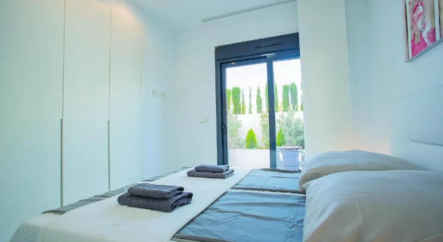 218 New Laguna View Jakuzzi - Alicante Holiday