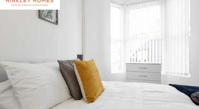 Коттедж Newly renovated 4bed - Free parking - City Links By Hinkley Homes Short Lets & Serviced Accommodation