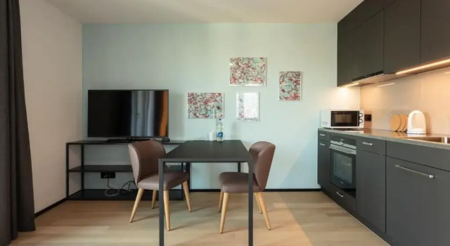 Апартаменты EMA House Serviced Apartments Superior Downtown
