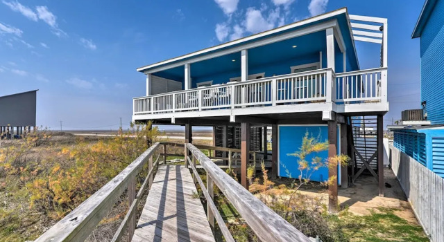 Private Beach + Oceanfront Balcony: Freeport Home, Book Feriehus Villaer i San Luis Beach, Villa