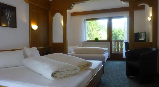 Семейный номер Standard с балконом Hotel Tia Apart