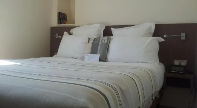 Номер Comfort с видом на гавань Hôtel Le Benhuyc
