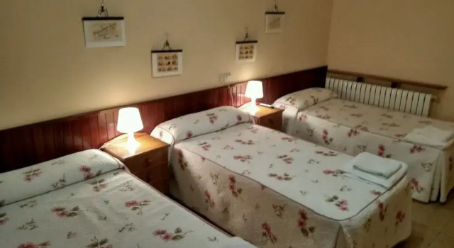 Hostal Mayo, Réserver Auberge de jeunesse  