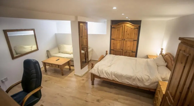 Beautiful 1-bed Basement Flat in Leeds