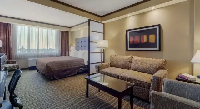 Люкс Standard Best Western Premier Denham Inn & Suites