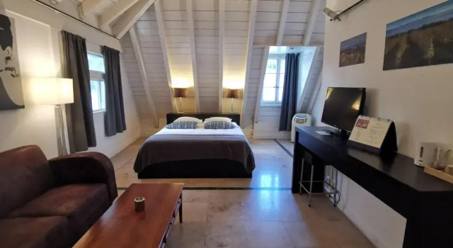 Двухместный номер Standard LHôtel by Hostellerie du Château