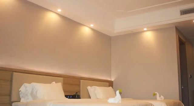 Номер Deluxe G.C Royal Hotel