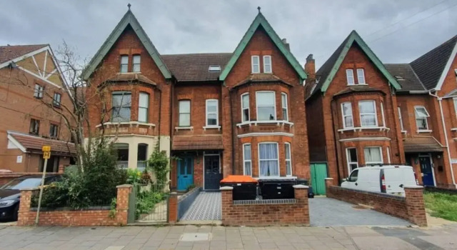 Beautiful 2BR Aptmt in Bedford Parking Wifi