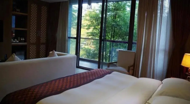 Hui Feng Hotel, Prenota Hotel Chengdu Sichuan