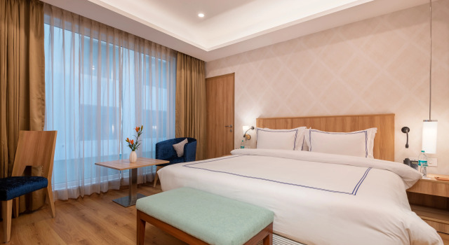 Люкс Deluxe ExpoInn Suites and Convention