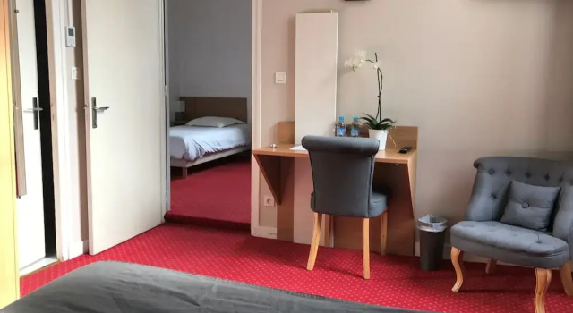 Семейный люкс с 2 комнатами Hôtel La Réserve de Brive