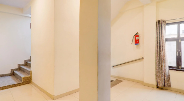 Super OYO Hotel O Indira Nagar