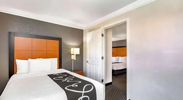 Двухместный номер Standard c 1 комнатой La Quinta Inn by Wyndham El Paso - Airport