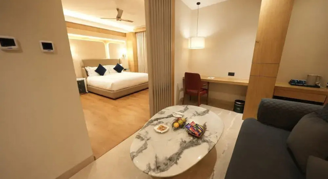 Полулюкс Pride Elite Raipur