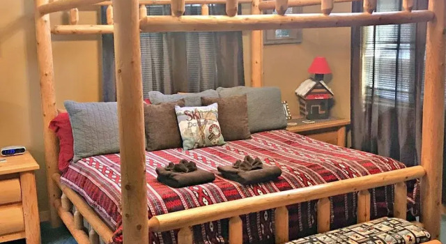 Alpine Vista - 3 Br cabin by RedAwning