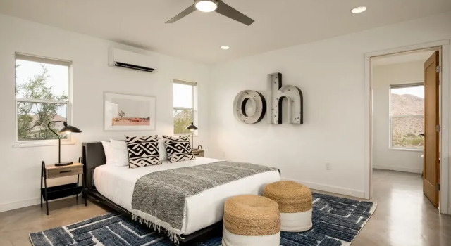 Smoketree by Avantstay An Oasis w/ Two Kitchens, Pool, Hot Tub & Air Streamer!