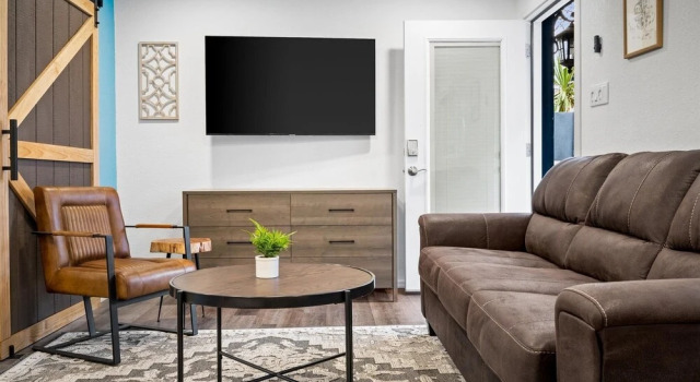 14 Chelsea Place 1 Bedroom Condo by RedAwning, Забронировать Отель Финикс 