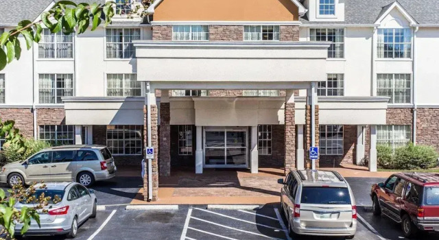 Comfort Inn & Suites Galleria, Boek Hotel Hotels in Georgia met parkeren, Parkeren