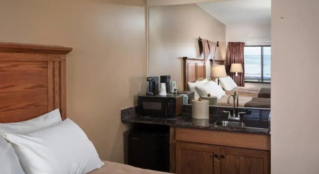 Четырёхместный номер Standard Cedar Shore Resort