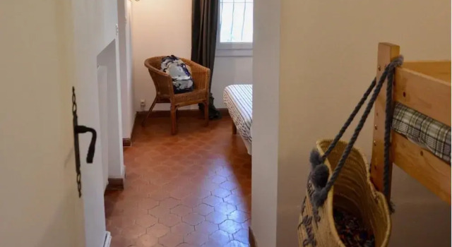 Pretty Holiday Home in Tourtour France Near Lake St. Croix, Prenota Hotel Hotel a Alvernia con parcheggio, Parcheggio