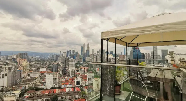 Penthouse on 34 - The Highest Unit and Best Views in Regalia & Private Rooftop Terrace, Забронировать Отель Отели Куала-Лумпура с бассейном, рядом с Станция монорельсовой дороги Медан-Туанку, Бассейн