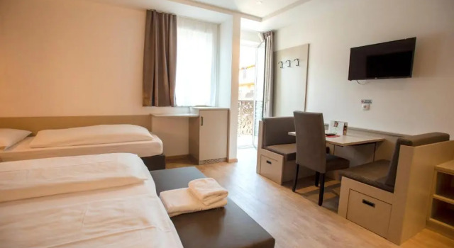 Трёхместный номер Standard Hotel Chrys