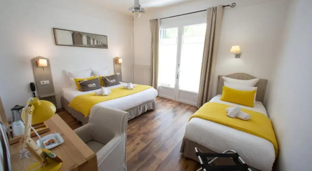 Трёхместный номер Standard Hôtel Le Vert Bois