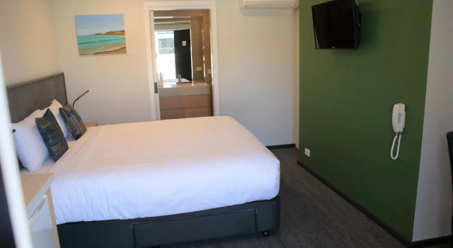 Номер Standard с видом на бассейн Apollo Bay Motel & Apartments
