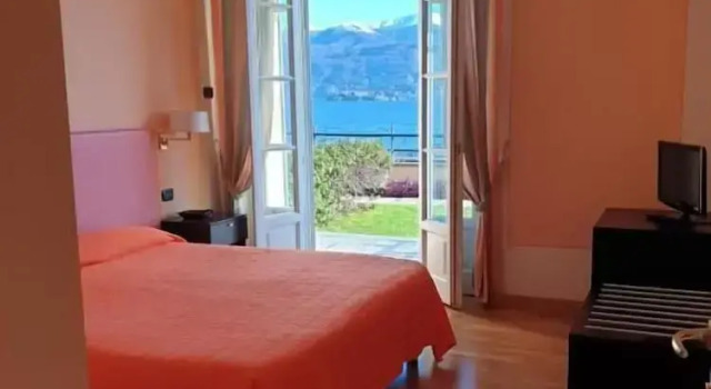 Люкс с балконом и с видом на озеро Hotel Residence La Luna Nel Porto